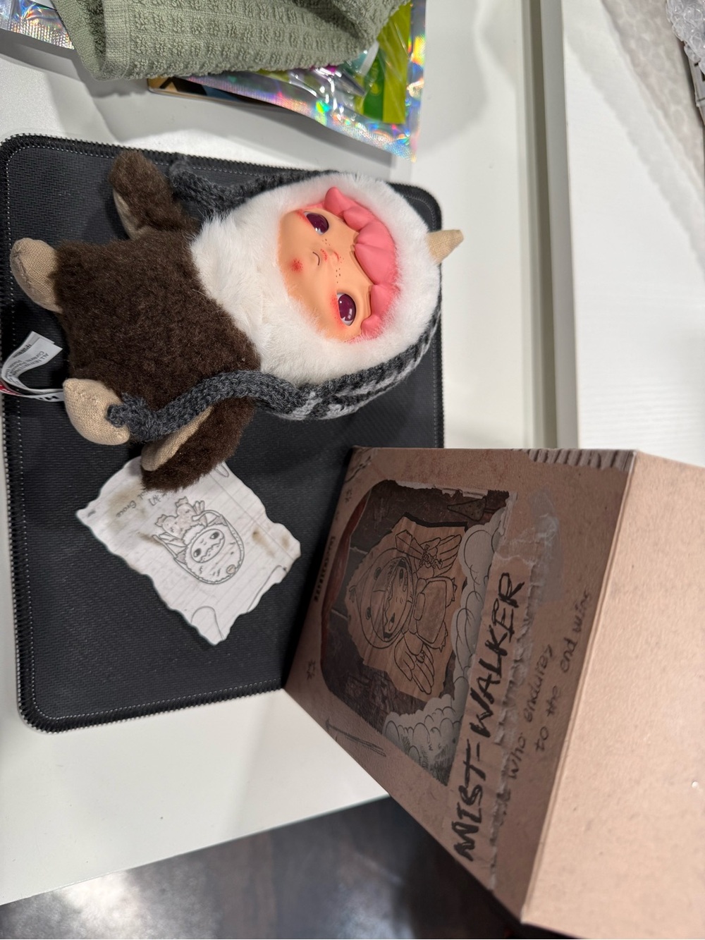 Hirono The Primordial
Grace Mistwalker Plush Doll with Box - Brown, White, Pink
